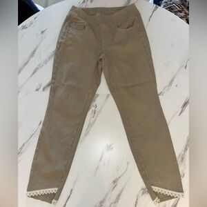 Belle Kim Gravel Slim Lace-Hem Jeans in Tan 10